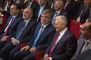 "Bu flaşlara g&ouml;z dayanmaz"