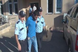 &Ccedil;aldığı altını satınca yakayı ele verdi