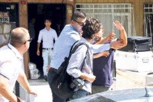 'Fotoğraf &ccedil;eken dayağı yer'