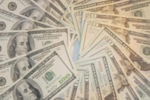 Yabancı dolar pozisyonu alıyor