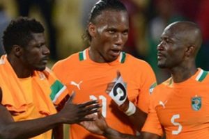 Drogba d&ouml;nd&uuml;, Zokora &ccedil;ıldırdı
