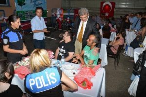 Polisten engellilere ak&uuml;l&uuml; sandalye