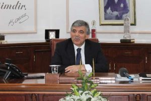 G&uuml;l'den demokrasi vurgusu