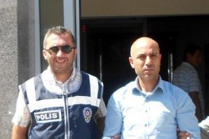 Memurları dolandıran ş&uuml;pheliye su&ccedil;&uuml;st&uuml;