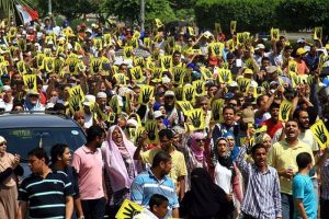 Mısır'da darbe karşıtlarının g&ouml;sterileri s&uuml;r&uuml;yor