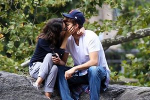Mila Kunis evleniyor