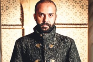 'Atmaca' i&ccedil;in at binme dersi alıyor