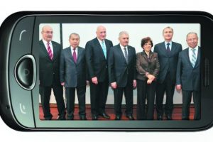 T&uuml;rkiye'nin ilk yerli cep telefonuna &uuml;st d&uuml;zeyde test