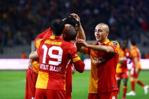 Galatasaray'da b&uuml;y&uuml;k 'imza' operasyonu!