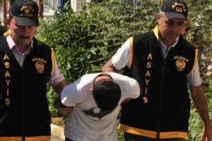 Kapka&ccedil;la &ccedil;aldı eroinle takas etti