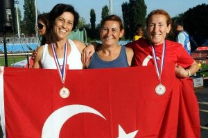 T&uuml;rk atletler ilk g&uuml;n 17 madalya aldı