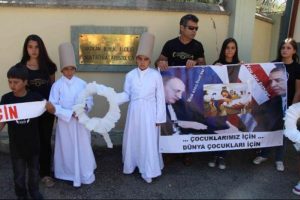 Vatikan B&uuml;y&uuml;kel&ccedil;iliği &ouml;n&uuml;nde sema eylemi