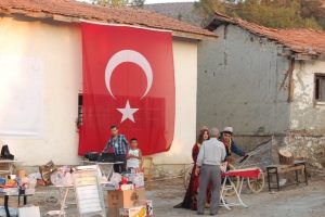 K&ouml;y eğlenceleri ile gelenekler yaşatılıyor