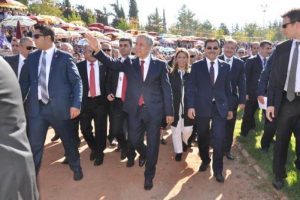 Arın&ccedil;'tan Bah&ccedil;eli'ye &ouml;vg&uuml;