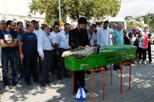 Bursa'da yanarak &ouml;len &ouml;ğretmen g&ouml;zyaşlarıyla uğurlandı