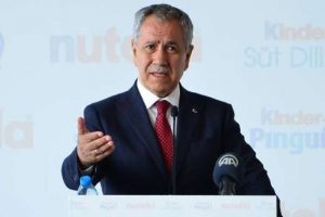 "T&uuml;rkiye b&uuml;y&uuml;yor kalkınıyor"