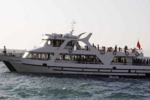 Sisam Adası'nda T&uuml;rk feribotuna el konulması