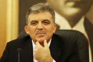 G&uuml;l, o soruna el attı