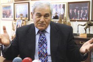Ayık g&ouml;zyaşlarını tutamadı