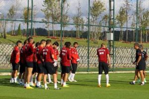 Milliler B&uuml;kreş yolcusu!
