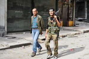 Suriye'de ka&ccedil;ırılan İtalyan gazeteci serbest