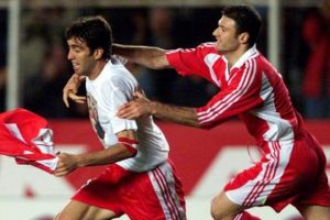 Alpay &Ouml;zalan'dan &ccedil;arpıcı a&ccedil;ıklamalar!
