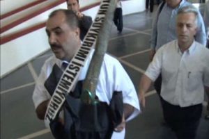 Milli Eğitim M&uuml;d&uuml;r&uuml;ne "kakt&uuml;sl&uuml;" protesto