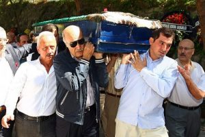 H&uuml;seyin &Ccedil;apkın'ın annesi toprağa verildi