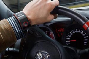 Nissan'dan arabayı y&ouml;neten akıllı saat