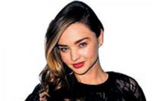 Miranda Kerr, dekolteyi seviyor...