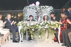 Bazıları rahatsız olsa da &uuml;&ccedil; &ccedil;ocuk