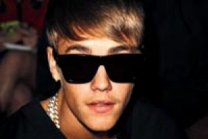 Bıyıklı Justin Bieber