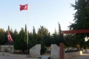 &Ouml;len k&ouml;peğini şehitliğe g&ouml;md&uuml;