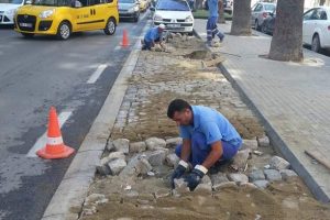 Eylemcilerin yıktığı yerler yapılıyor
