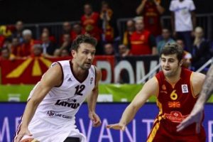 Letonya ikinci turda fark attı
