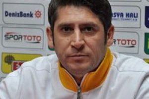 &Uuml;mit Davala ameliyat oldu