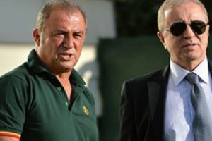&Uuml;nal Aysal topu Fatih Terim'e attı!