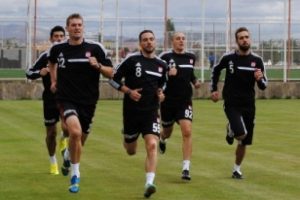 Sivasspor 4 eksikle &ccedil;alıştı