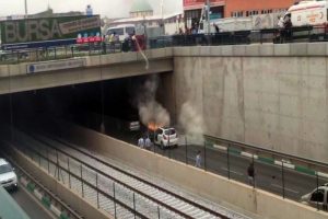 Bursa'da otomobil alev topuna d&ouml;nd&uuml;