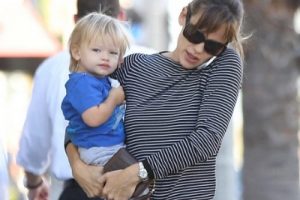 Jennifer Garner, trendi takip ediyor