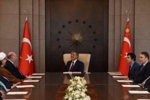 G&uuml;l, Irak heyetiyle g&ouml;r&uuml;şt&uuml;