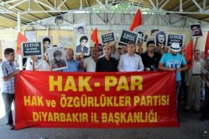 12 Eyl&uuml;l cezaevi &ouml;n&uuml;nde protesto edildi