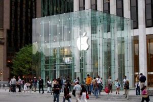 Apple'a b&uuml;y&uuml;k şok!