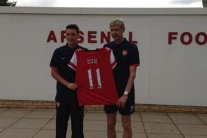 &Ouml;zil ilk antrenmanına &ccedil;ıktı