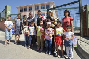 Velilerden 'okula temizliğe &ccedil;ağrılıyoruz' tepkisi