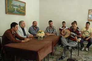 Emniyet m&uuml;d&uuml;r&uuml;nden romanlara ziyaret