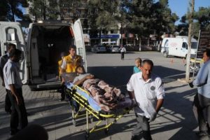 Suriyeli 7 yaralı Ak&ccedil;akale'ye getirildi
