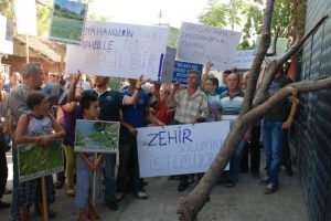 Zehir soluyan İsmetiye'den ağa&ccedil;lı eylem