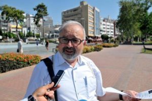 Profes&ouml;rden tek kişilik eylem
