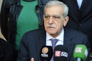 Ahmet T&uuml;rk'ten boykot &ccedil;ağrısı